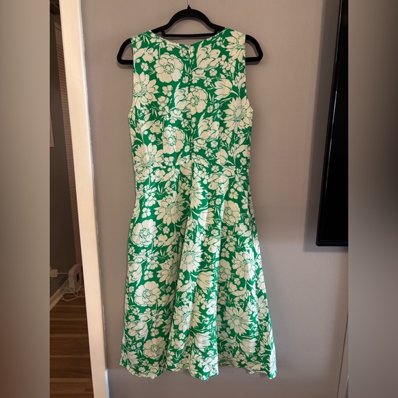 Amour Vert Keira Viscose Midi Dress in Bloomsbury Green Size Medium NWT - Picture 8 of 8